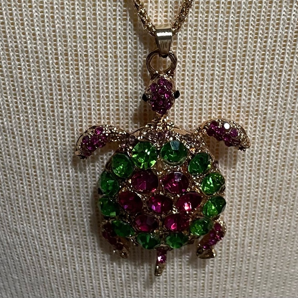 Betsey Johnson necklace